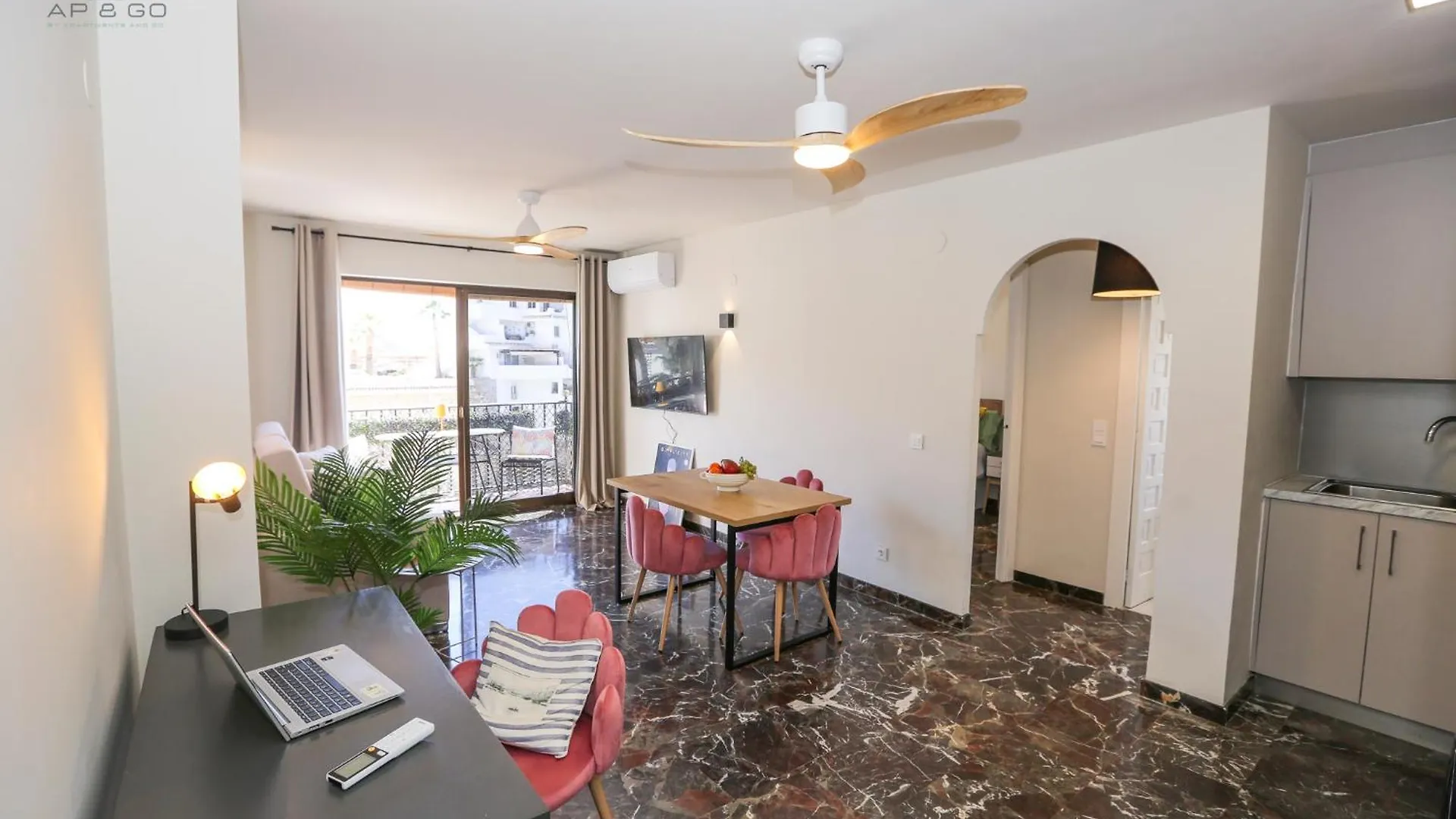 Costa Suite Sea View, Tesorillo Альмуньекар Апартаменты
